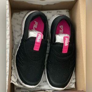 Fila Alento, Kids Running Shoes, Black/Pink/White Easy Pull On Lace Free Size 11